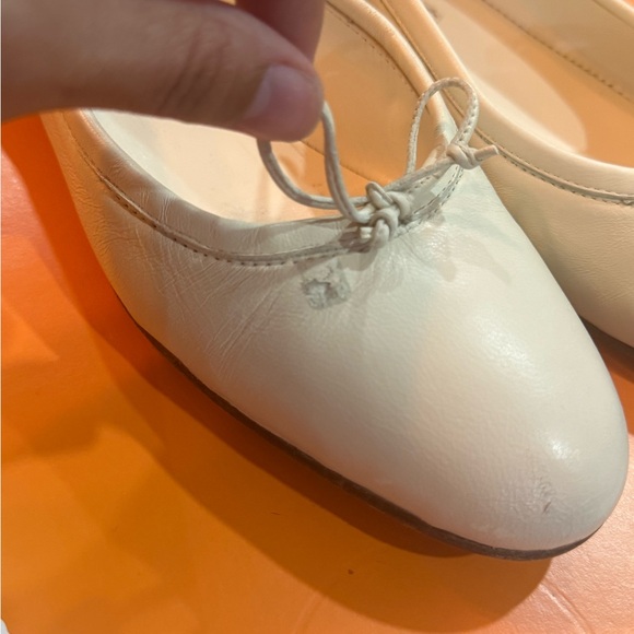 Manolo Blahnik Cream Leather Ballet Flats with Bow Accent - Picture 7 of 13